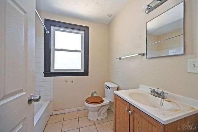 547 Flatt Terrace, Cincinnati, OH 45232