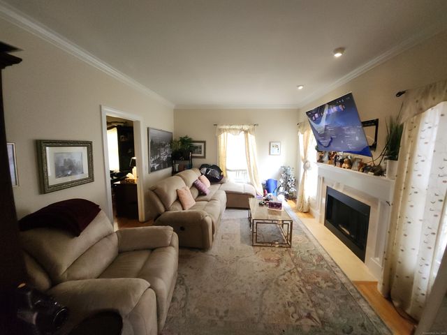 31 June Avenue, Norwalk, CT 06850