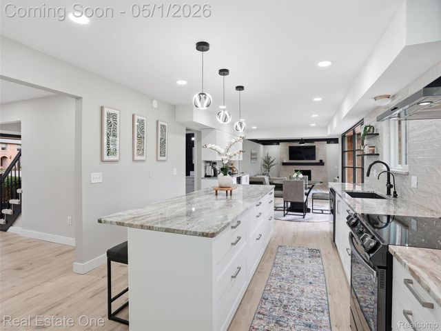 5332 Orchard Crest Drive, Troy, MI 48085