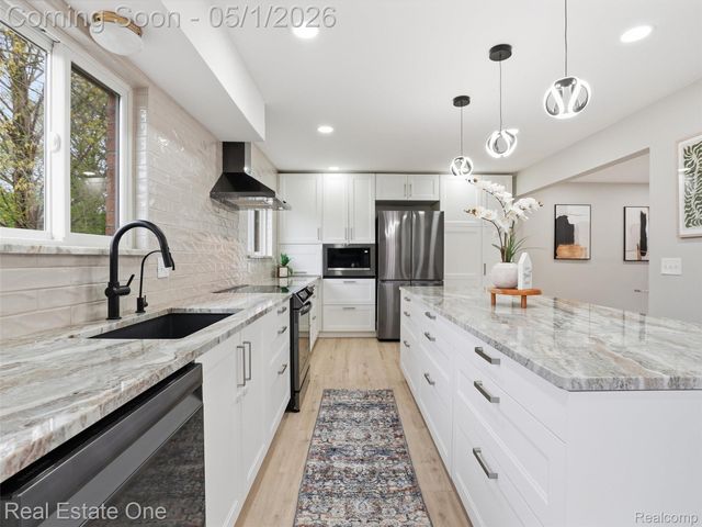 5332 Orchard Crest Drive, Troy, MI 48085