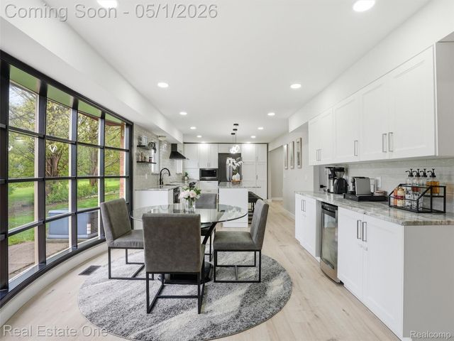 5332 Orchard Crest Drive, Troy, MI 48085