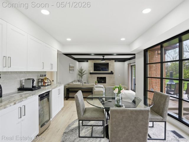 5332 Orchard Crest Drive, Troy, MI 48085