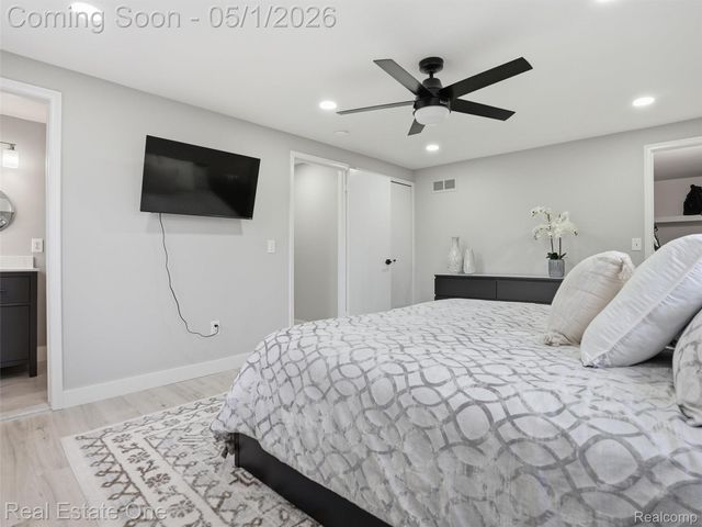 5332 Orchard Crest Drive, Troy, MI 48085