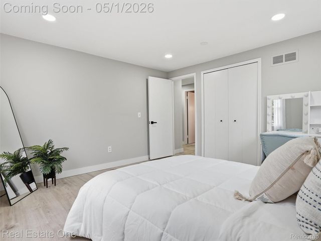 5332 Orchard Crest Drive, Troy, MI 48085