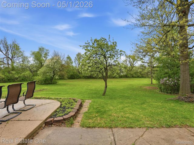 5332 Orchard Crest Drive, Troy, MI 48085