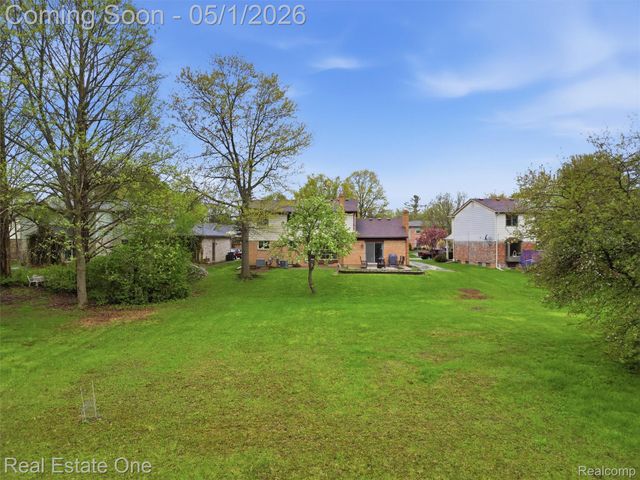5332 Orchard Crest Drive, Troy, MI 48085