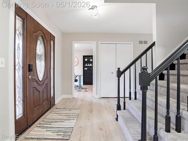 5332 Orchard Crest Drive, Troy, MI 48085