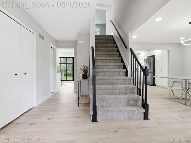 5332 Orchard Crest Drive, Troy, MI 48085
