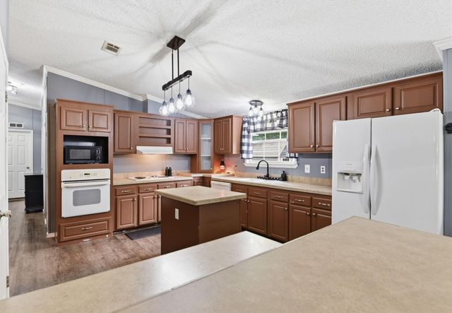 905 County Road 308, Cleveland, TX 77327