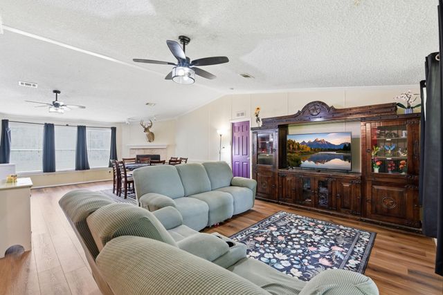 905 County Road 308, Cleveland, TX 77327