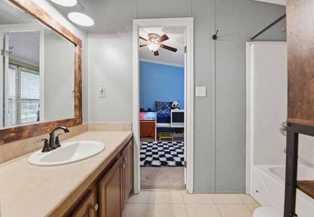 905 County Road 308, Cleveland, TX 77327