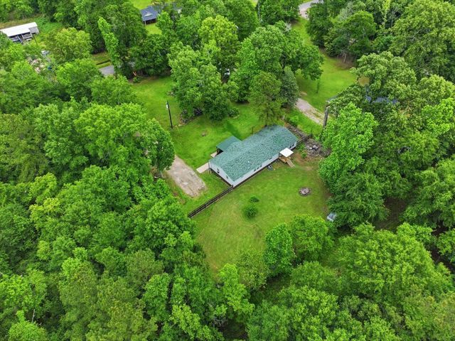 905 County Road 308, Cleveland, TX 77327