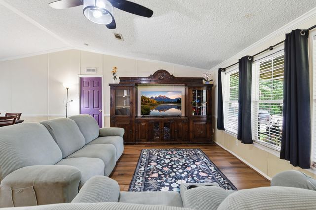 905 County Road 308, Cleveland, TX 77327