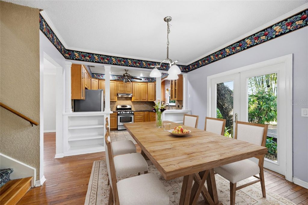 Image 13 of property listing at 3311 W HAWTHORNE ROAD, Tampa, FL 33611