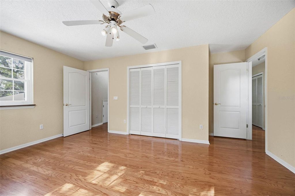 Image 28 of property listing at 3311 W HAWTHORNE ROAD, Tampa, FL 33611