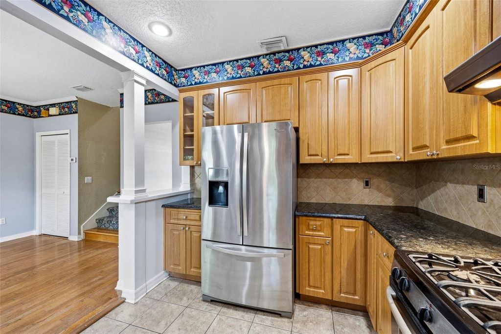 Image 36 of property listing at 3311 W HAWTHORNE ROAD, Tampa, FL 33611