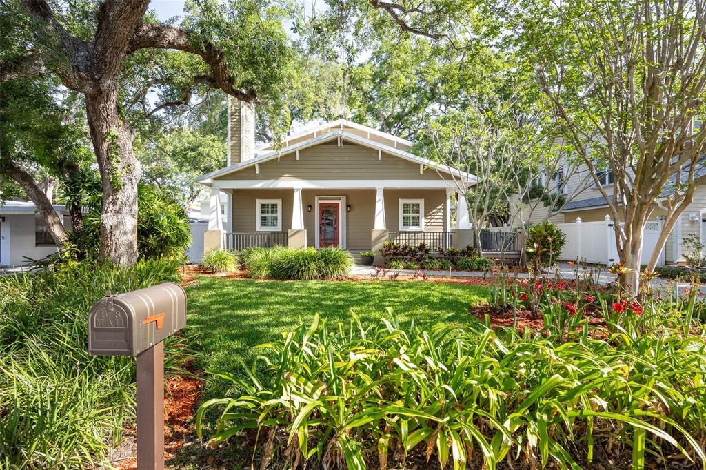 Image 5 of property listing at 3311 W HAWTHORNE ROAD, Tampa, FL 33611