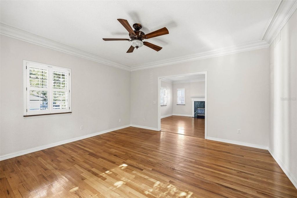 Image 41 of property listing at 3311 W HAWTHORNE ROAD, Tampa, FL 33611
