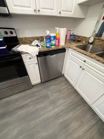 12009 Poinciana Boulevard 207, Royal Palm Beach, FL 33411