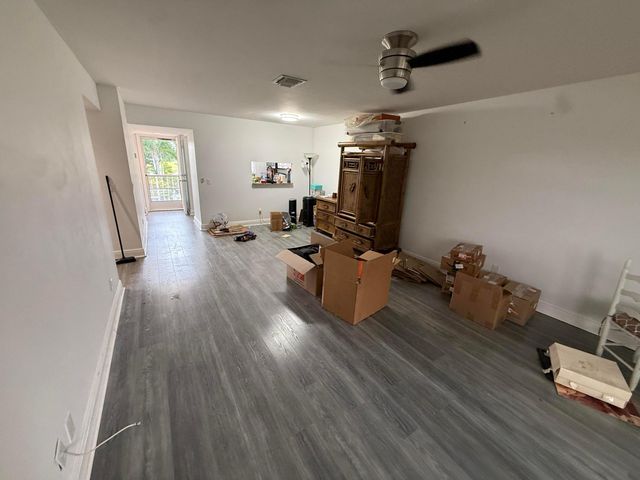 12009 Poinciana Boulevard 207, Royal Palm Beach, FL 33411