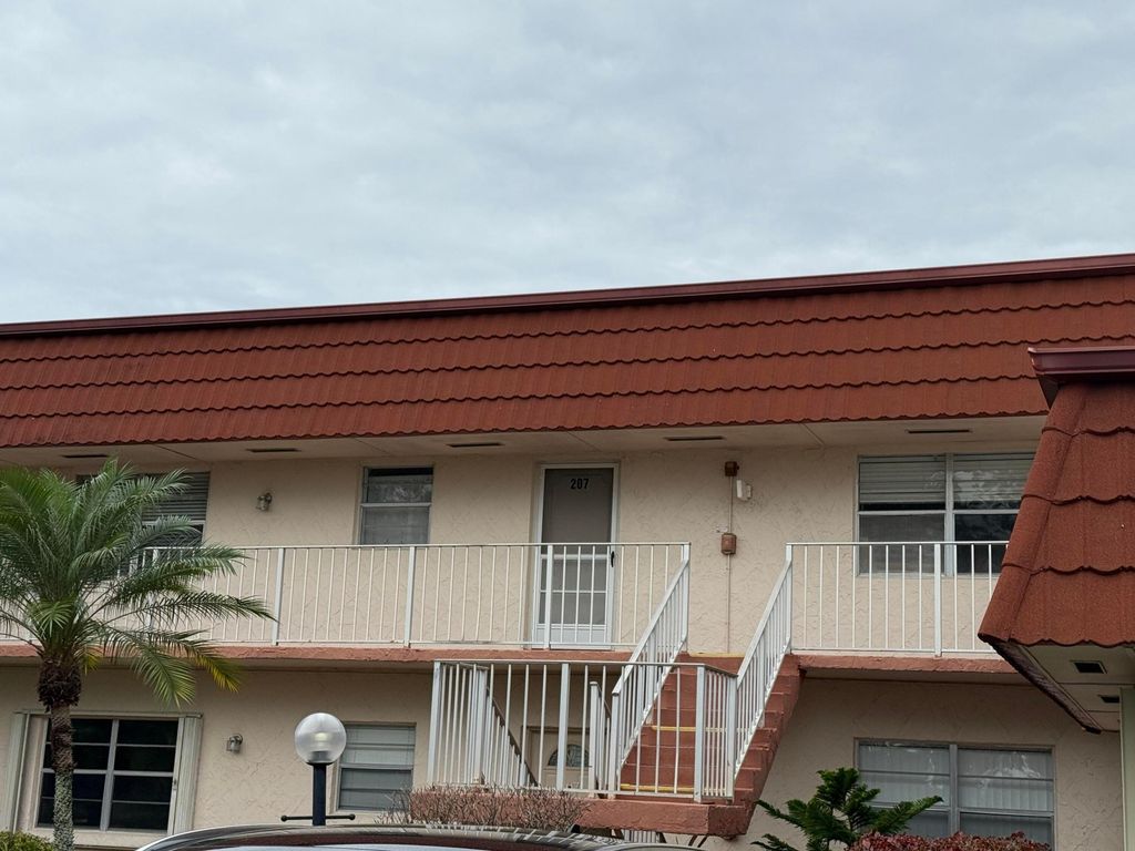 12009 Poinciana Boulevard 207, Royal Palm Beach, FL 33411