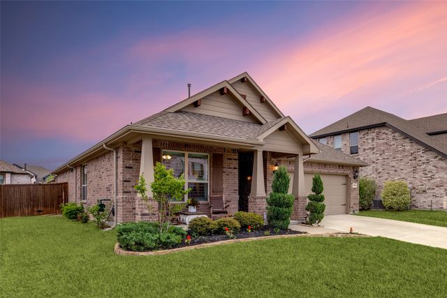 2800 Lakeside Drive, Aubrey, TX 76227