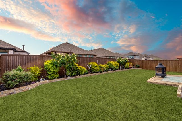 2800 Lakeside Drive, Aubrey, TX 76227