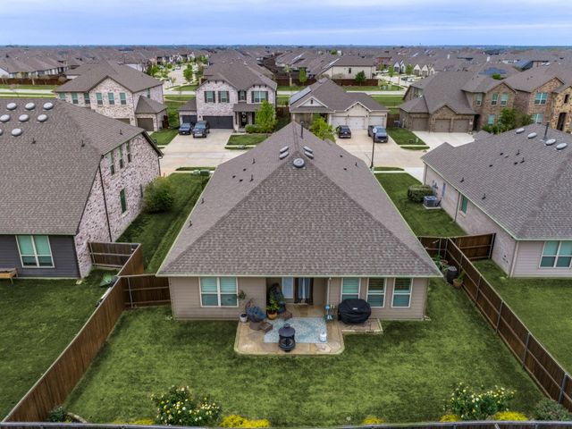 2800 Lakeside Drive, Aubrey, TX 76227