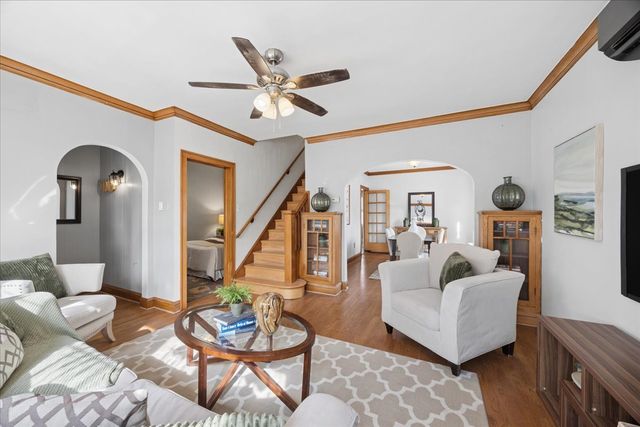2527 Hainsworth Avenue, North Riverside, IL 60546