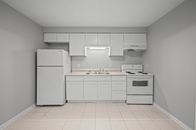 105 Walnut St Apt 8, Clarksville, TN 37042