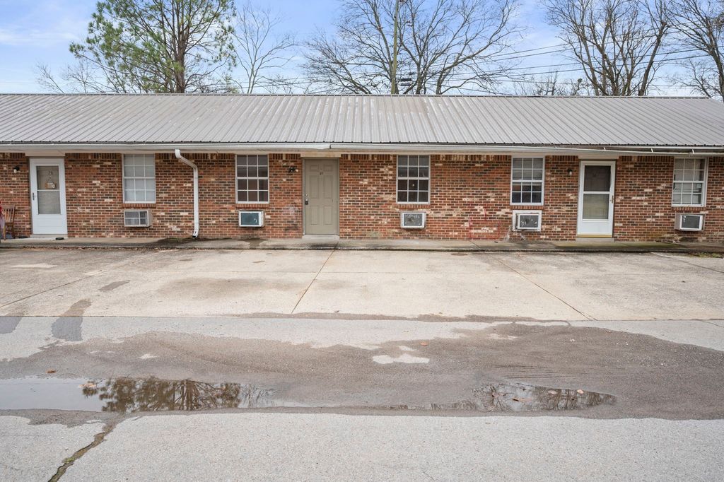 105 Walnut St Apt 8, Clarksville, TN 37042