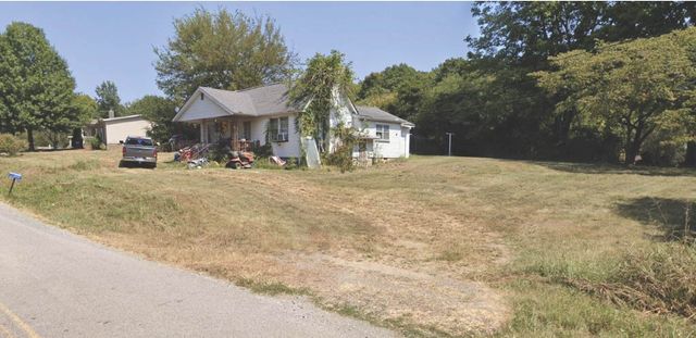 435 Briarwood Rd, Clarksville, TN 37040