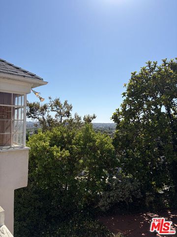 5975 S Citrus Avenue, Los Angeles, CA 90043