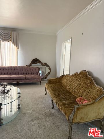 5975 S Citrus Avenue, Los Angeles, CA 90043