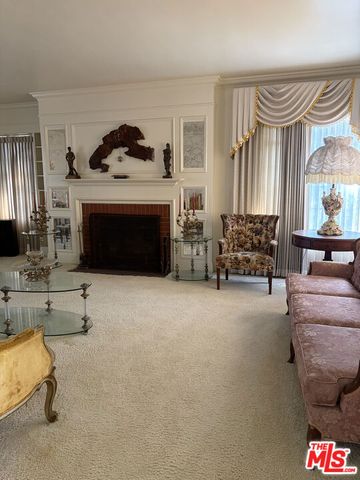 5975 S Citrus Avenue, Los Angeles, CA 90043