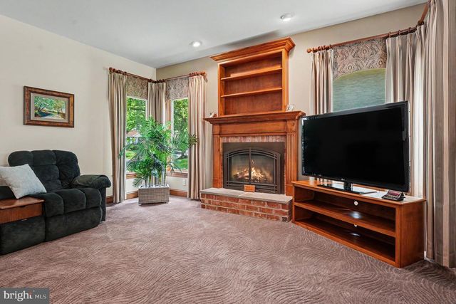155 COUNTRY CLUB DR, Lansdale, PA 19446