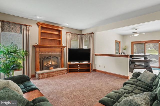 155 COUNTRY CLUB DR, Lansdale, PA 19446