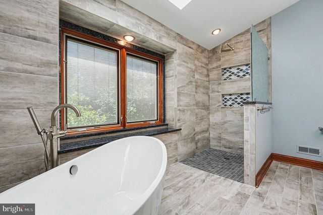 155 COUNTRY CLUB DR, Lansdale, PA 19446