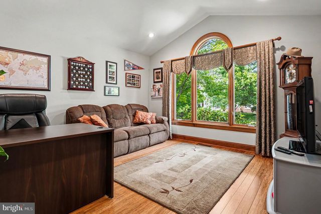 155 COUNTRY CLUB DR, Lansdale, PA 19446