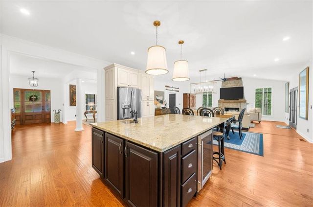 9040 Walnut Cove Court, Gainesville, GA 30506