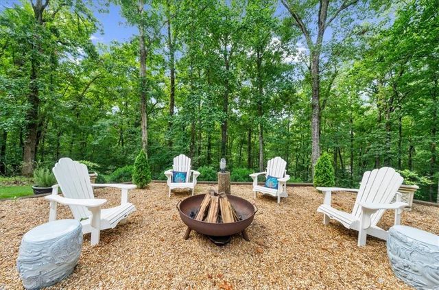 9040 Walnut Cove Court, Gainesville, GA 30506