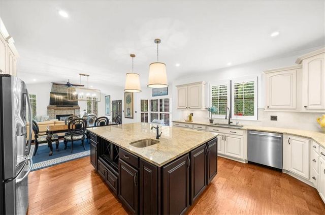 9040 Walnut Cove Court, Gainesville, GA 30506