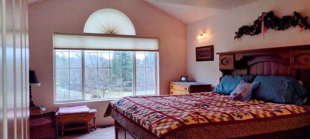 1775 Wards Creek Road, Rogue River, OR 97537