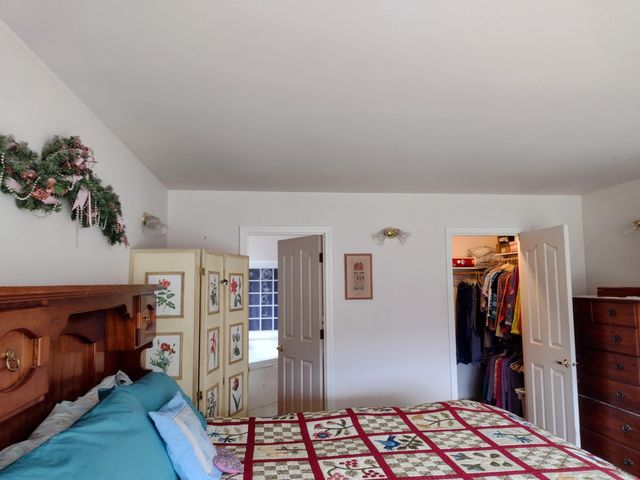 1775 Wards Creek Road, Rogue River, OR 97537