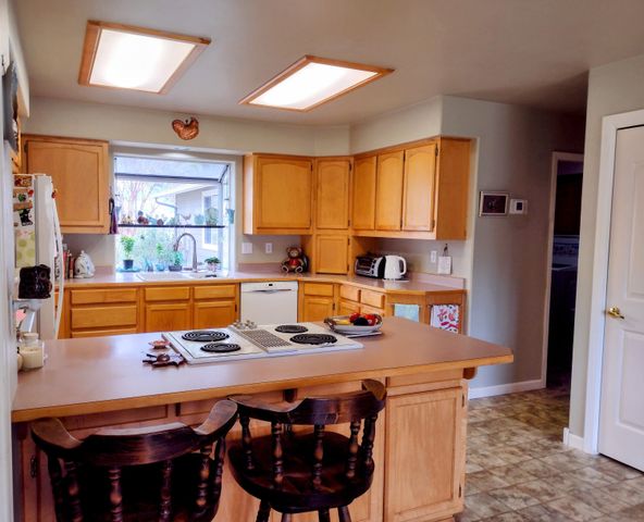 1775 Wards Creek Road, Rogue River, OR 97537