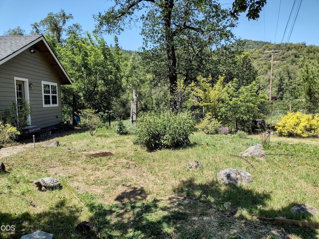 1775 Wards Creek Road, Rogue River, OR 97537