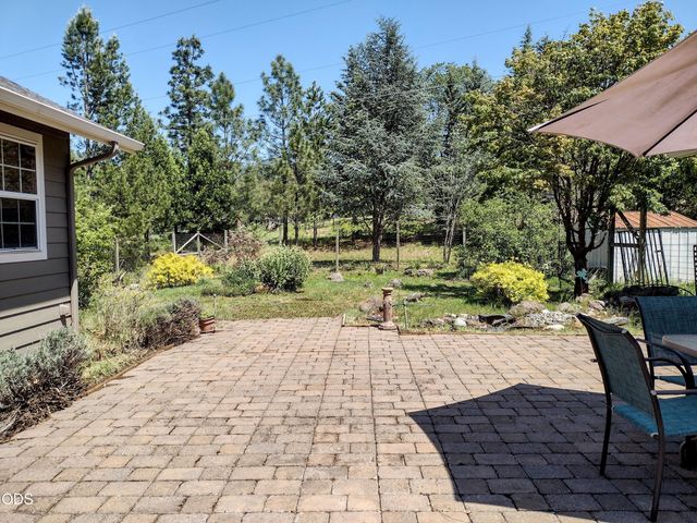 1775 Wards Creek Road, Rogue River, OR 97537