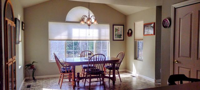 1775 Wards Creek Road, Rogue River, OR 97537