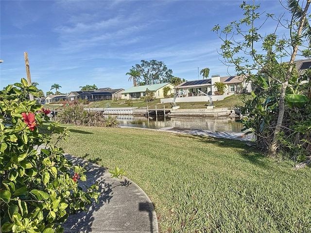 5011 MANGROVE POINT ROAD, Bradenton, FL 34210