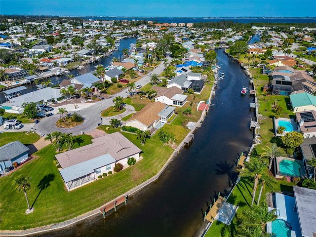 5011 MANGROVE POINT ROAD, Bradenton, FL 34210